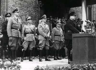 Photograph of nazi leadership in Amsterdam