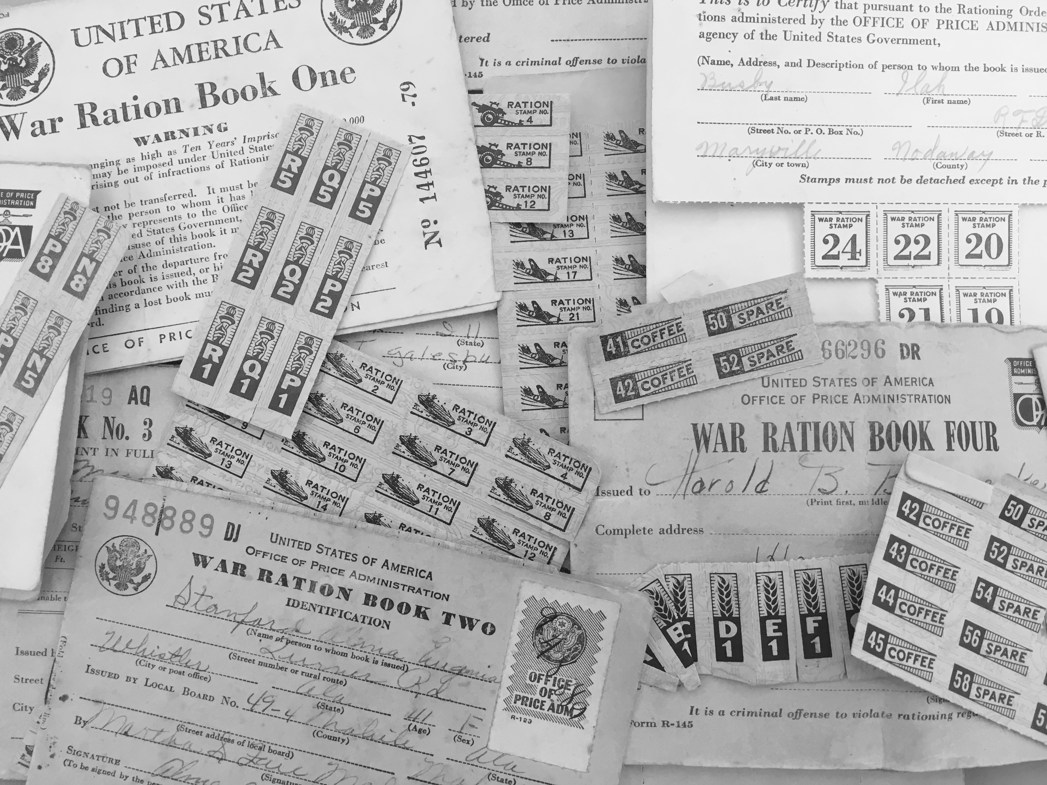 A picture of many ration books during ww2