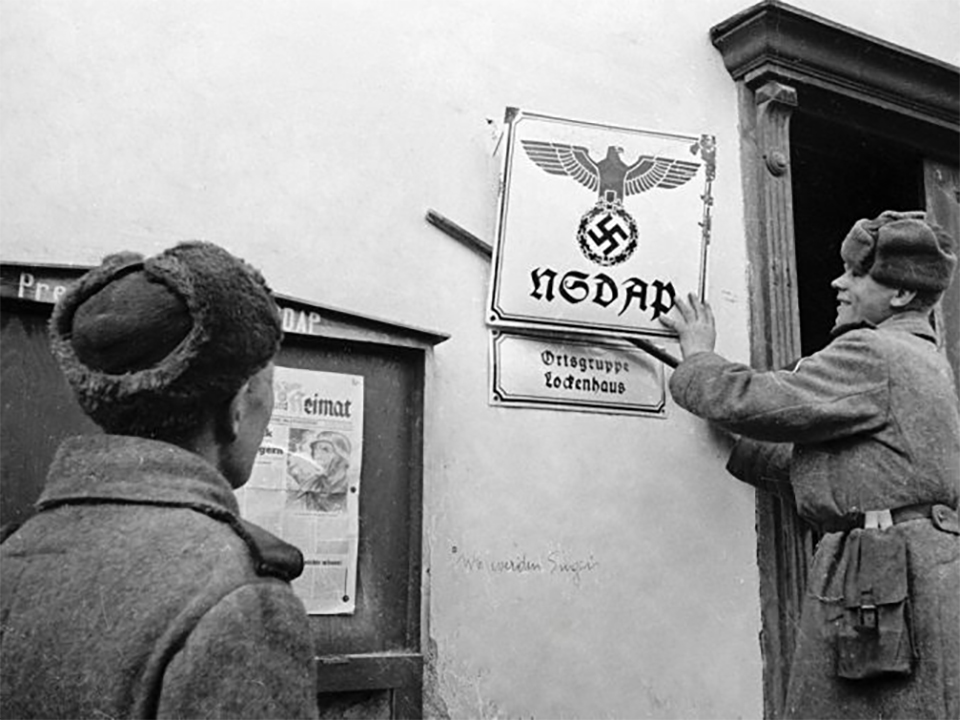 German propaganda photograph Hitler meeting army officer (pre-war) German propaganda photograph Hitler meeting army officer (pre-war)