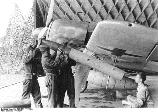 A German Fw 190 fighter with an Werfer-Granate 21 rocket launcher.
