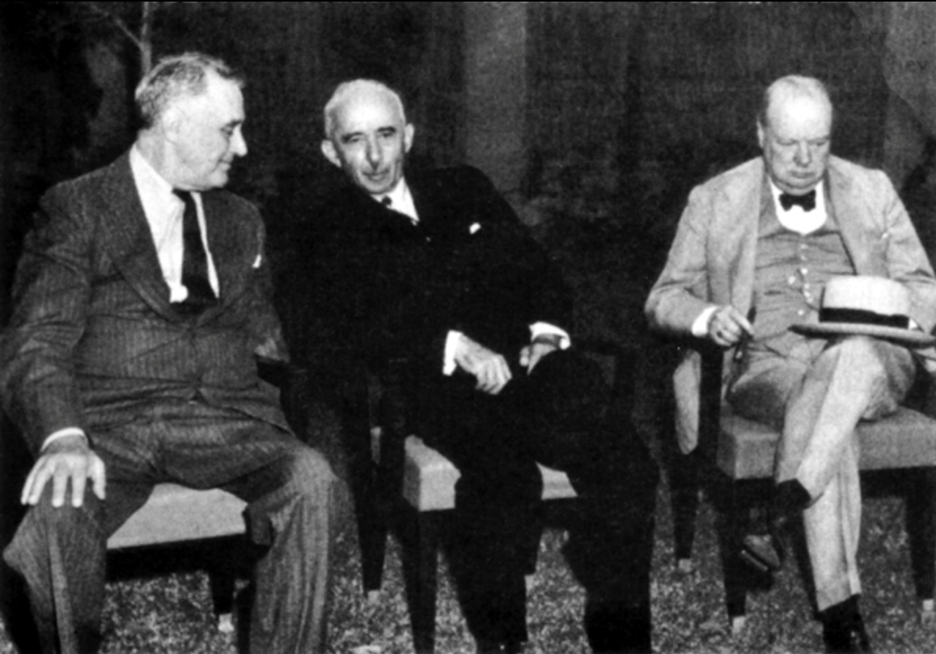 Roosevelt, Turkish President İsmet İnönü, and Churchill at the Second Cairo Conference.