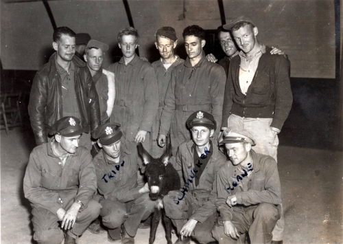 1st Lt Owen “Cowboy” Roane (first row, right) of Valley View, Texas