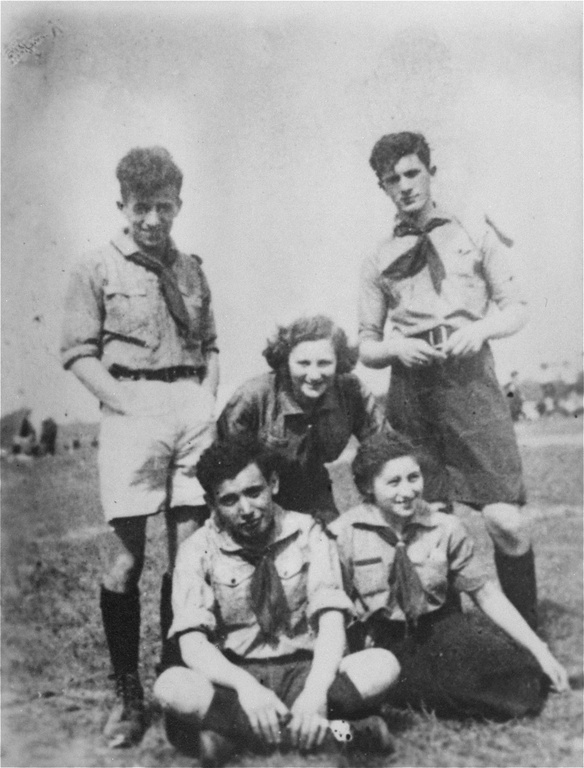 Members of Hashomer Hatzair in Warsaw, 1938.