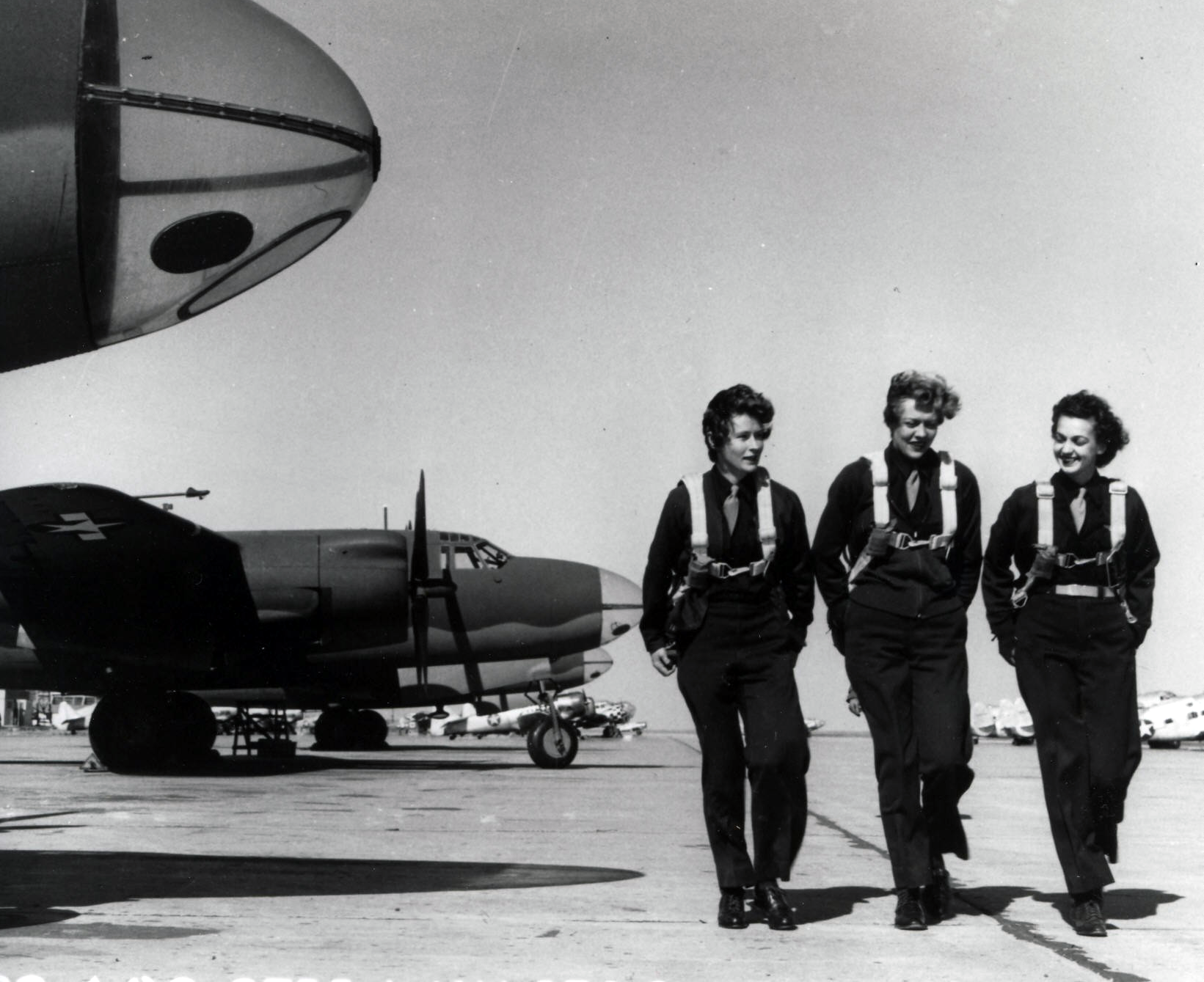 WASPs on the runway in Laredo, Texas, 1944