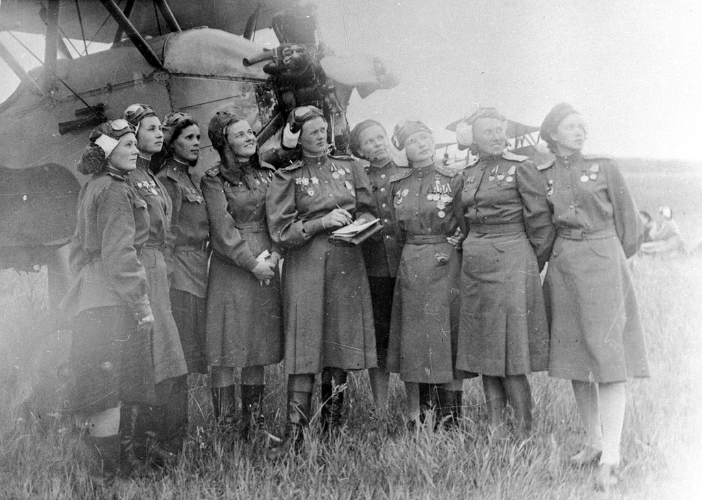 Pilots of the 46th Guards Aviation Regiment