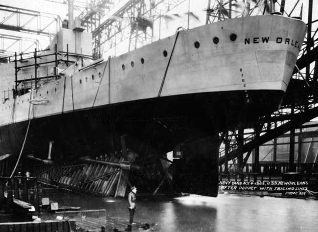 Crews ready the USS New Orleans for launch in 1933 