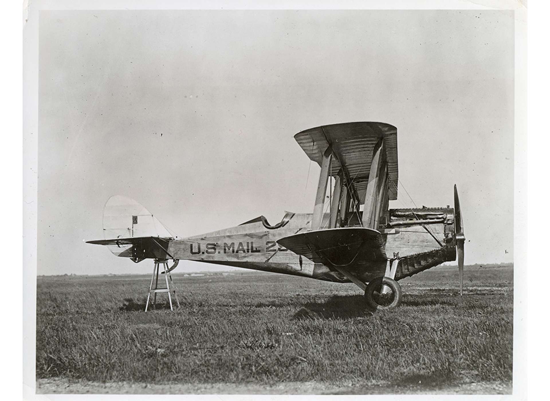 De Havilland biplane