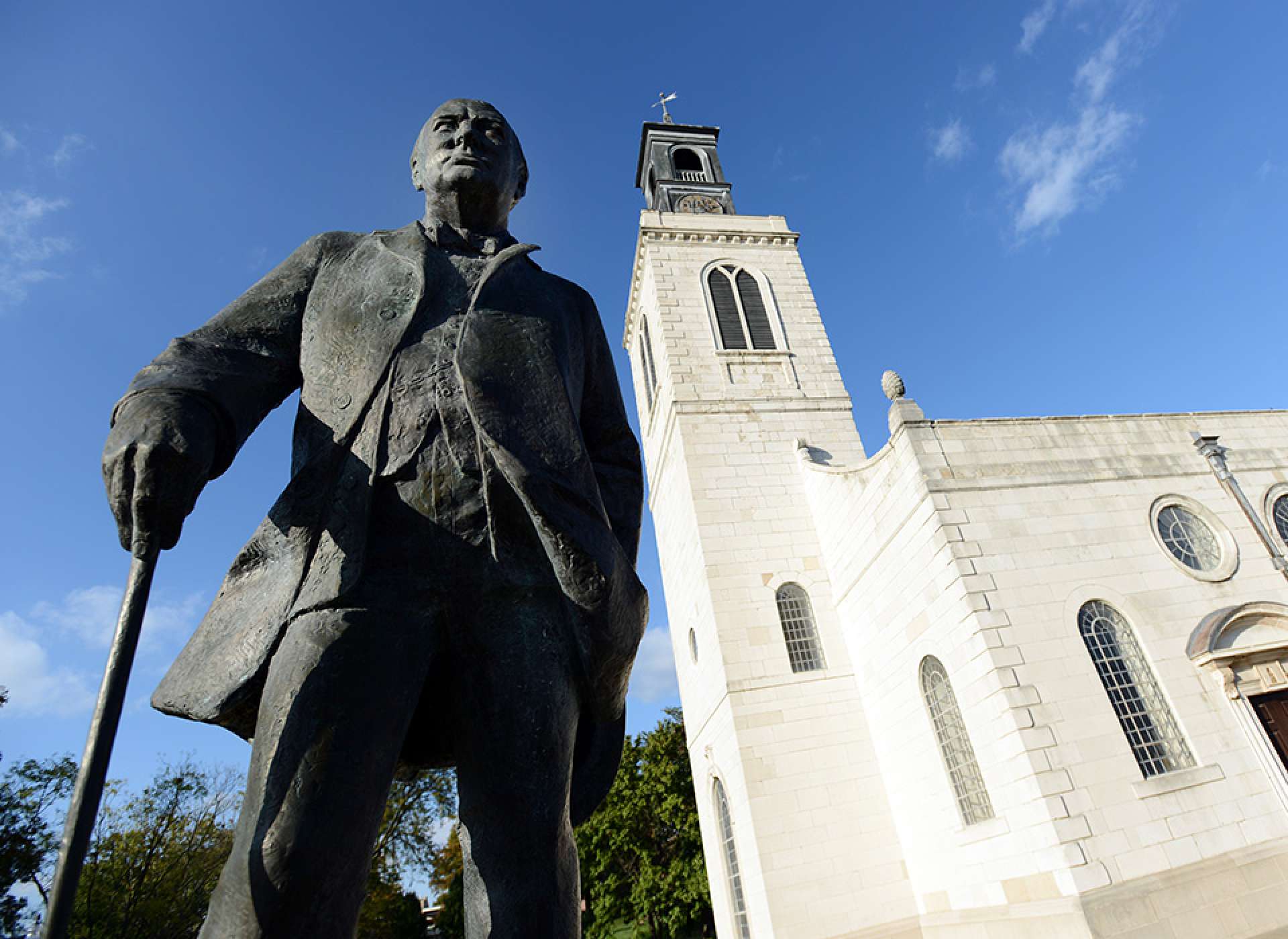 statue of Churchill 