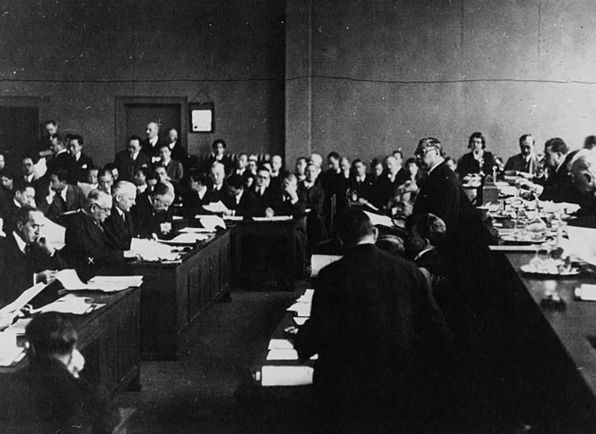 Chinese delegates address the League of Nations after the Mukden Incident