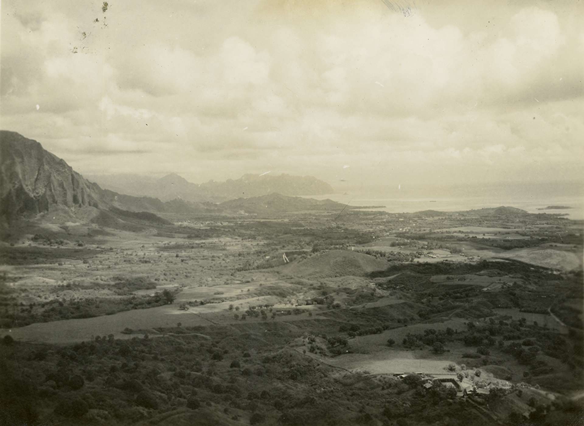 View from Pali Pass of the central valley on Oahu, 1945