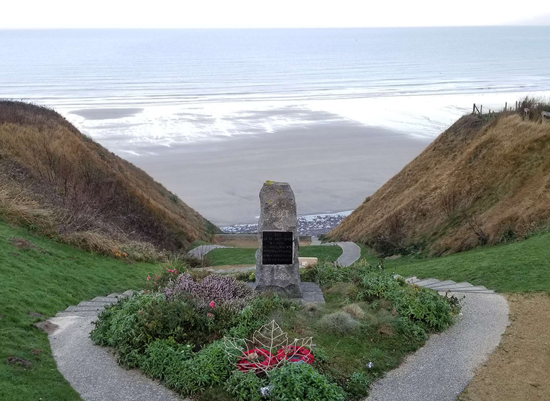 Exit from yellow beach at Berneval