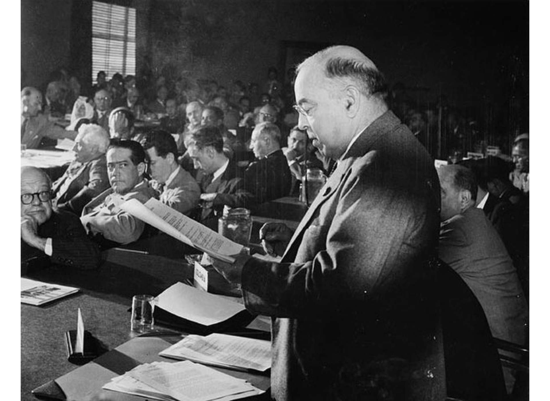“Rt. Hon. W.L. Mackenzie King addressing the United Nations Conference on International Organization,”  Nicholas Morant, 1945, Phototheque / Library and Archives Canada, C-022715. 