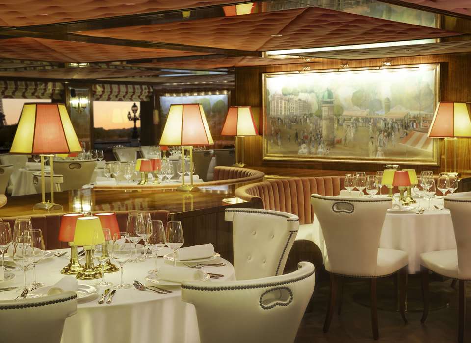 SS Joie de Vivre dining area