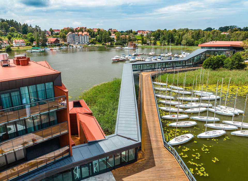 Hotel Mikolajki boardwalk