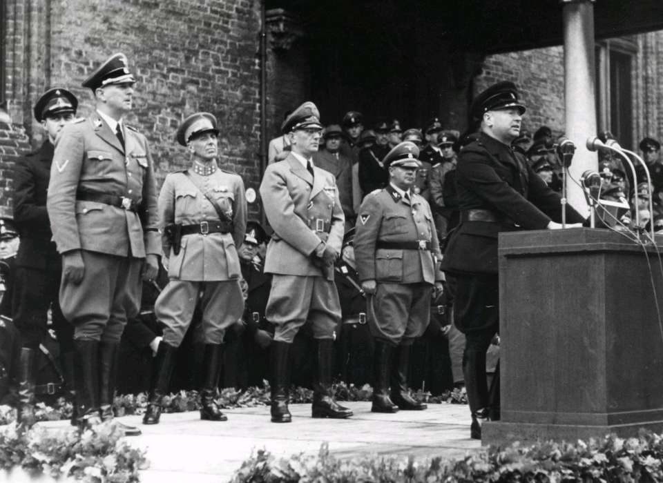 Photograph of nazi leadership in Amsterdam