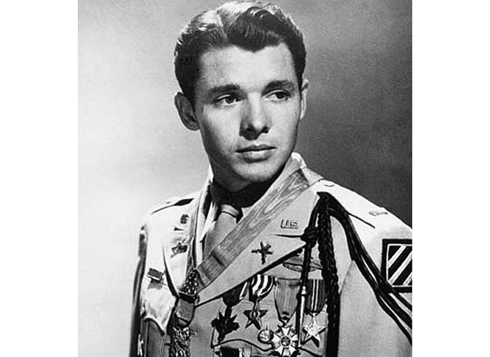 Audie Murphy Single-handedly Stopped a German Attack