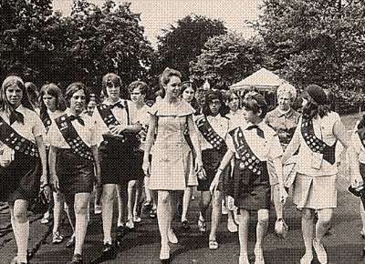Girl scouts, 1940s
