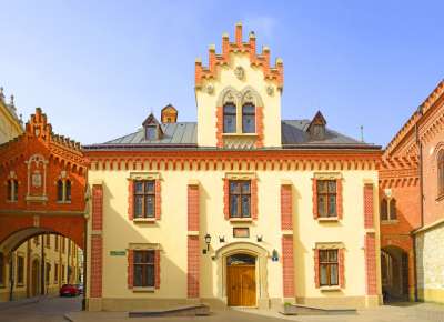From the Rubble: Remembrance and Rebuilding in Poland with Featured Historian Alexandra Richie, DPhil